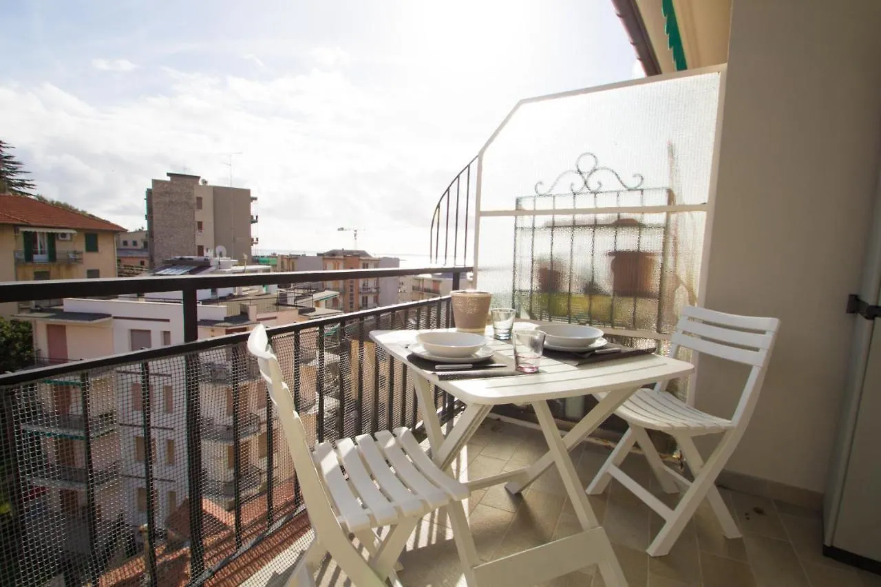 Appartamento Super Ristrutturato Celle Ligure 0*,  Italy